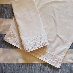 Vintage white‎ crochet pillowcase set
